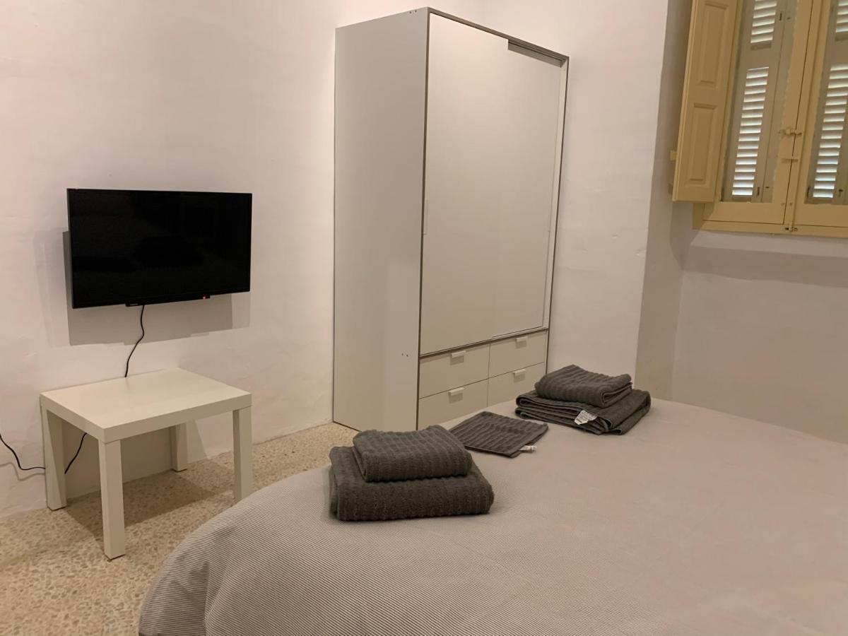 4 Bedroom Apartment In Sliema Near The Sea Esterno foto
